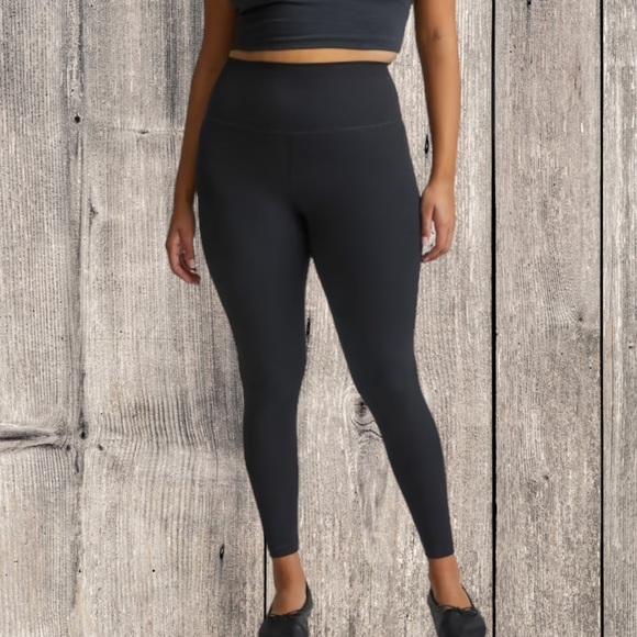 NWOT Everlane The Perform Legging Regular Length Black XS - Picture 1 of 3